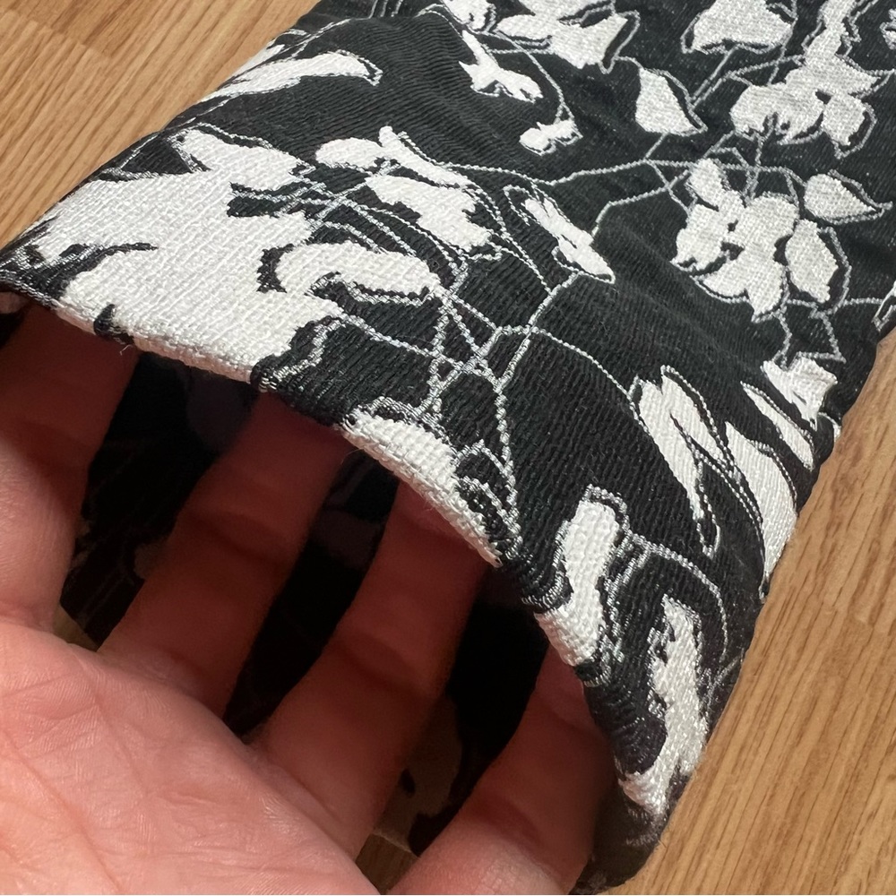 Donna Karen black label cropped black/white floral knit pants - Picture 5 of 10